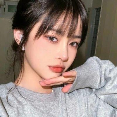 衣橱里的她1
